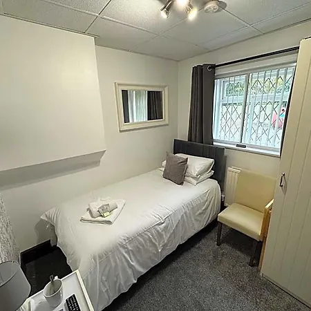 New Masons Arms 3* Leeds (West Yorkshire)